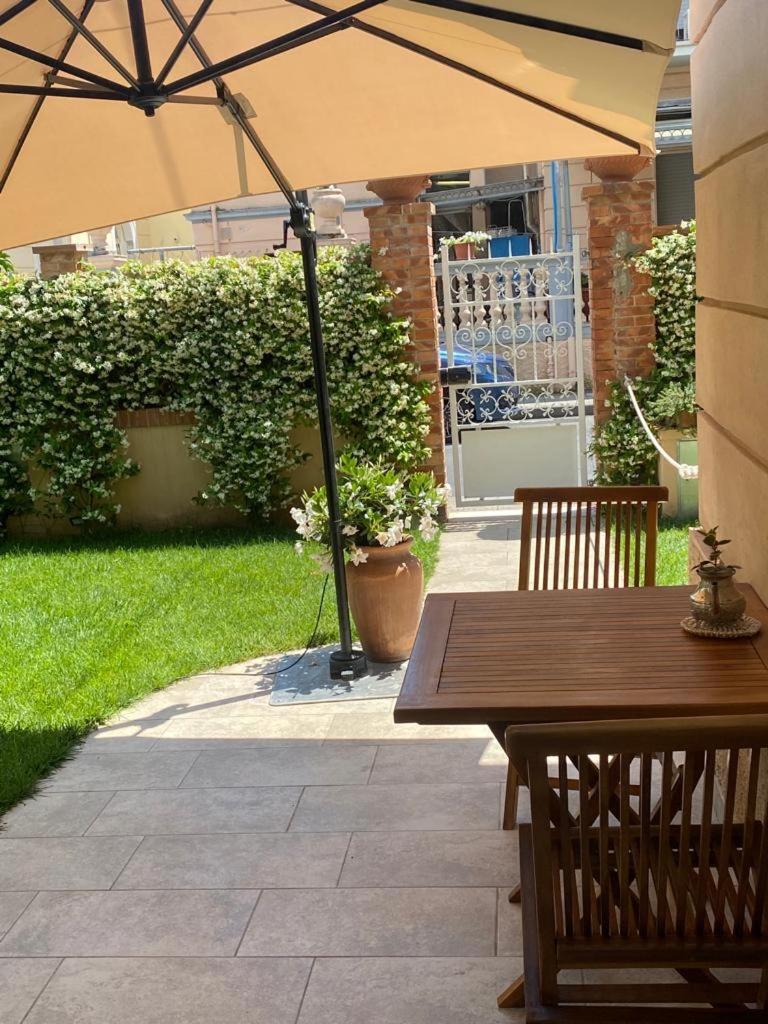 Apartament Monolocale Pura Vida Viareggio Zewnętrze zdjęcie